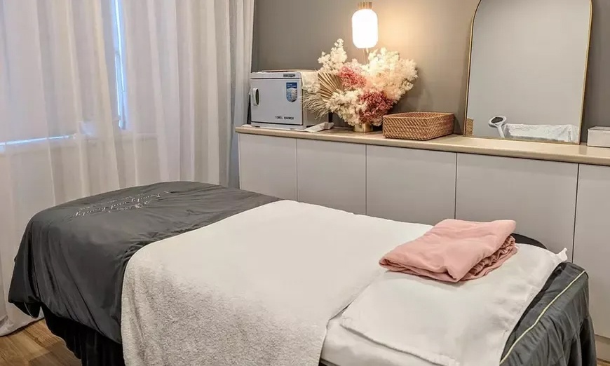 Image 4: Transform Your Look with HIFU for Neck and Full Face - 