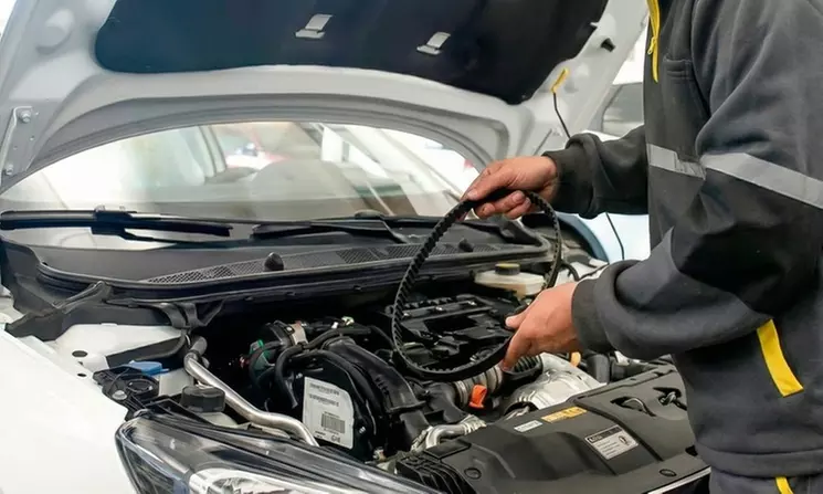 Cambio del kit de distribución y bomba de agua con revisión pre-ITV