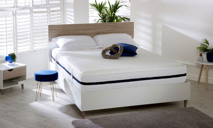 Image 11: Skylark 9-Inch-Deep All Foam Mattress