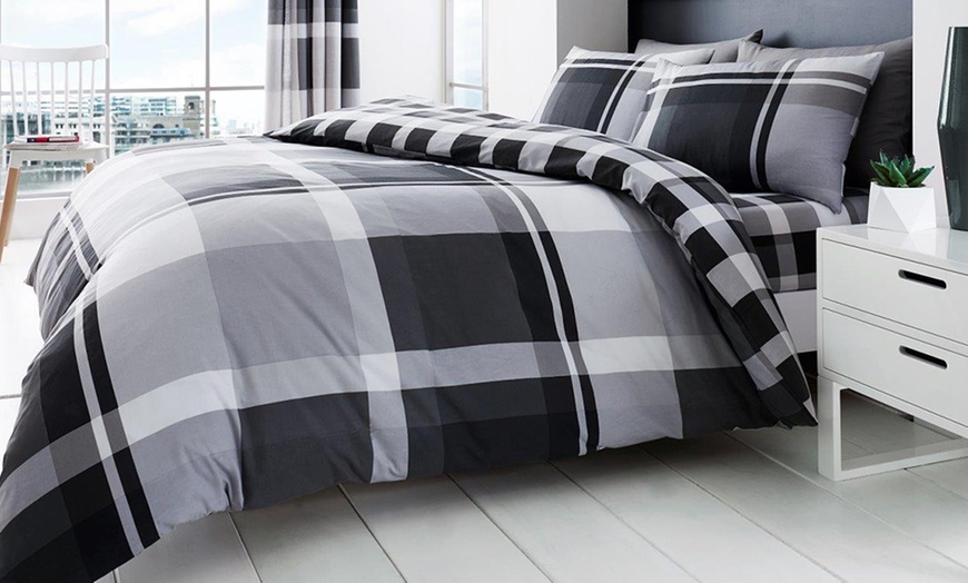 Image 1: Waverly Check Duvet Set
