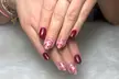 Manicura, pedicura exprés o primera puesta de uñas con gel/acrílico y esmaltado semipermanente para 1, al 59% - Second Medium