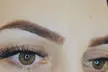 Presume de mirada impactante con tratamientos de pestañas y cejas para 1 persona, con hasta un 56% de descuento - Second Medium