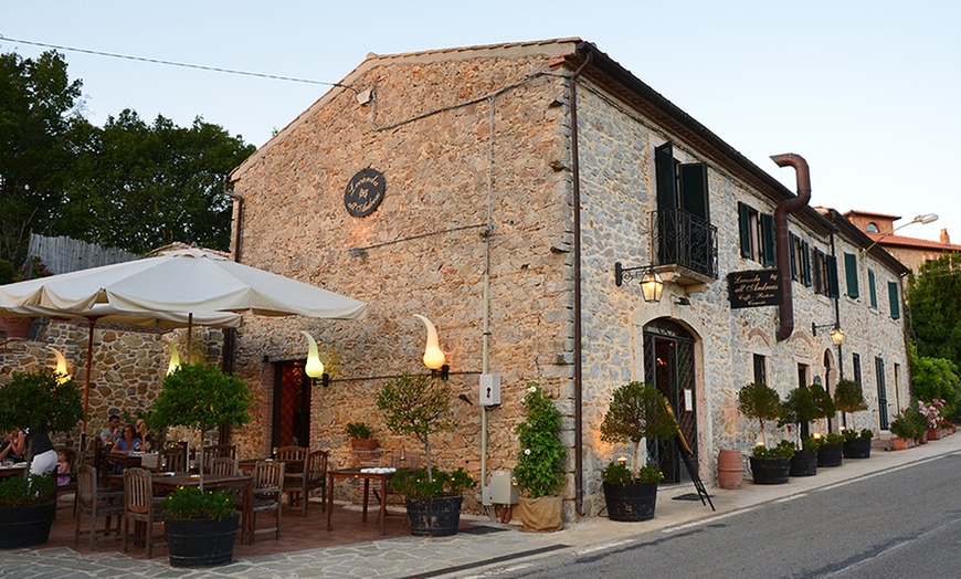 Image 5: Saturnia: fino a 3 notti con colazione e una cena Gourmet per 2