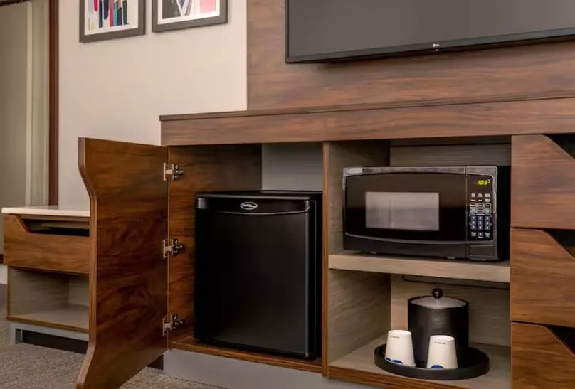 Modern comfort with breakfast and easy coastal access