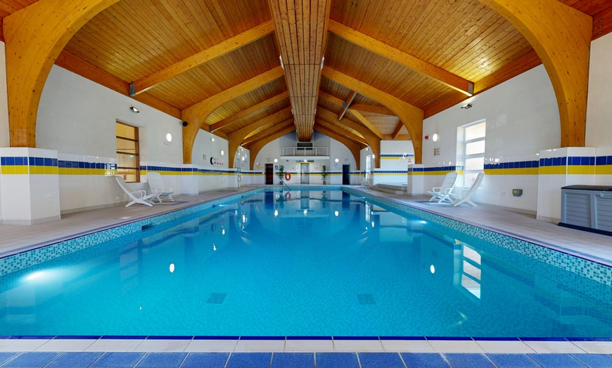 Image 2: Nottinghamshire: 4* Double or Superior Room with Breakfast, and More