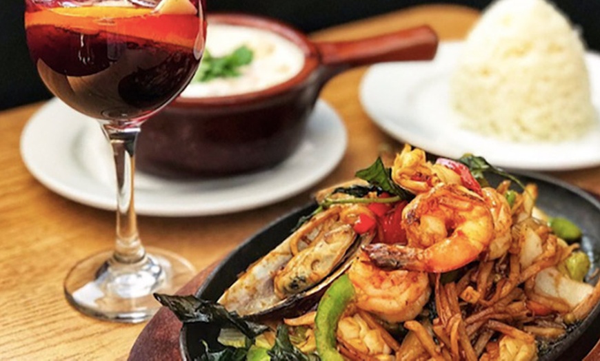 Image 3: Indulge in Dinner For Two or Four with Cocktails, Beer or Wine