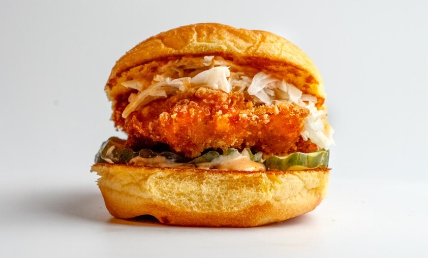 Image 3: Leckeres Burger-Menü inkl. Pommes für 1 bis 4 Personen