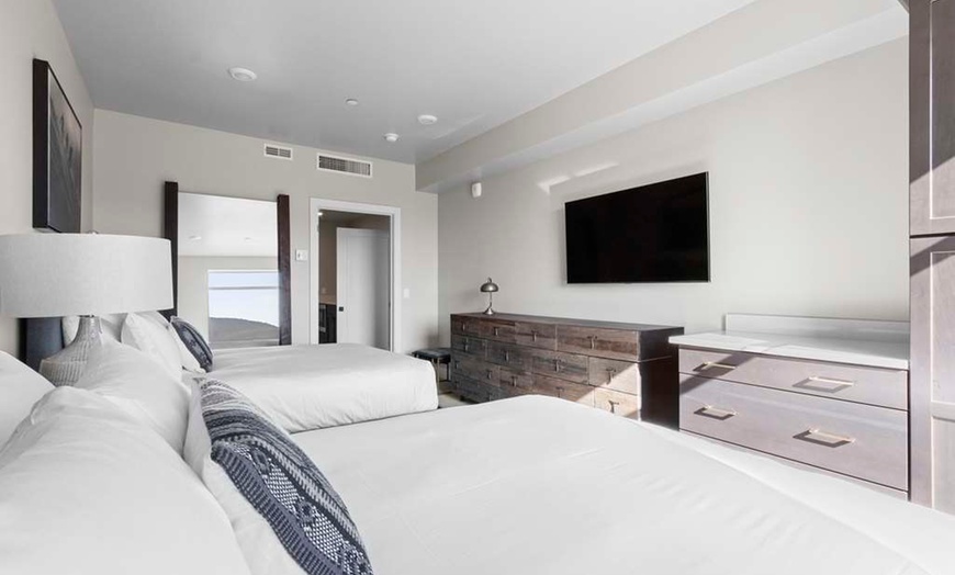 Image 12: Member Pricing: 4* Mountain Resort in Park City with Sweeping Views 
