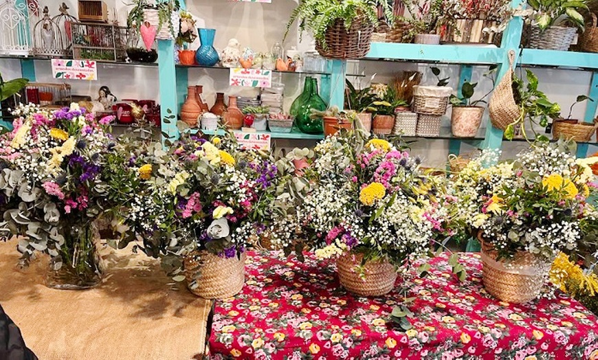 Image 8: Taller creativo floral para 1 o 2 personas o grupo privado de hasta 8