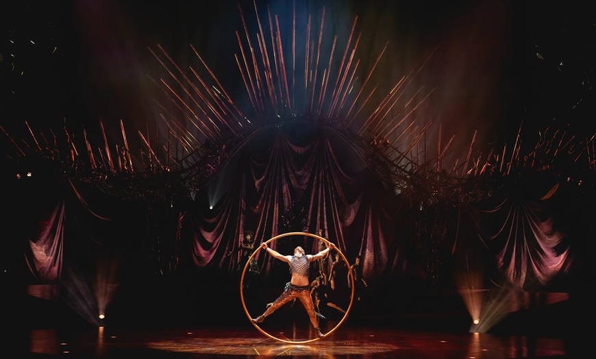 Image 2: Le Cirque du Soleil revient avec"Alegría" : 25% de remise à Paris