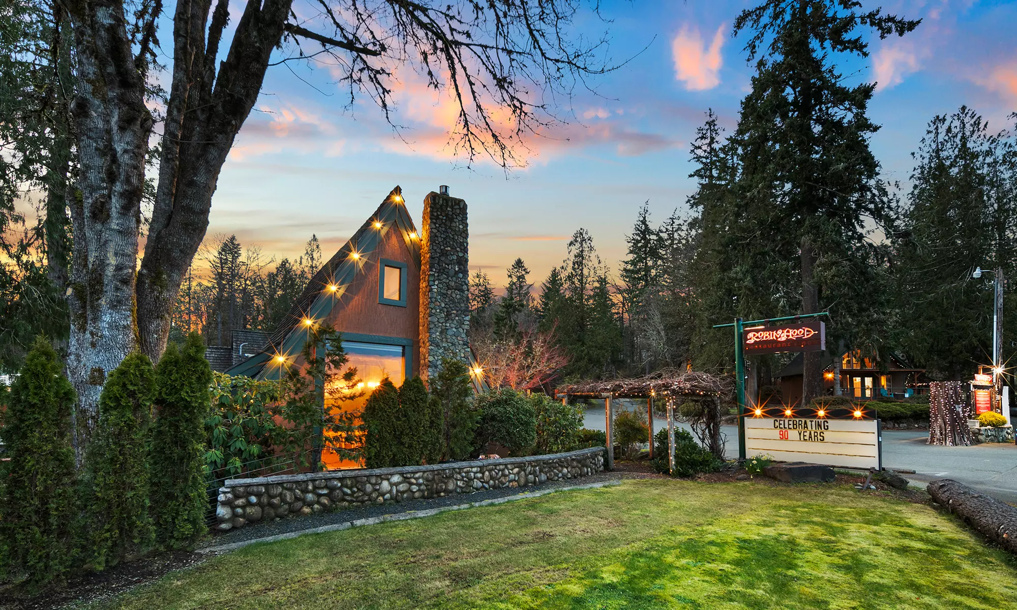 Cozy Waterfront Cottages with Private Hot Tubs on Hood Canal