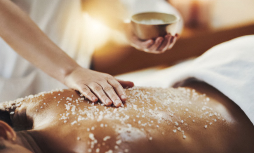 Image 1: Escapade sensorielle avec bain à remous et modelage à l’huile d’argan