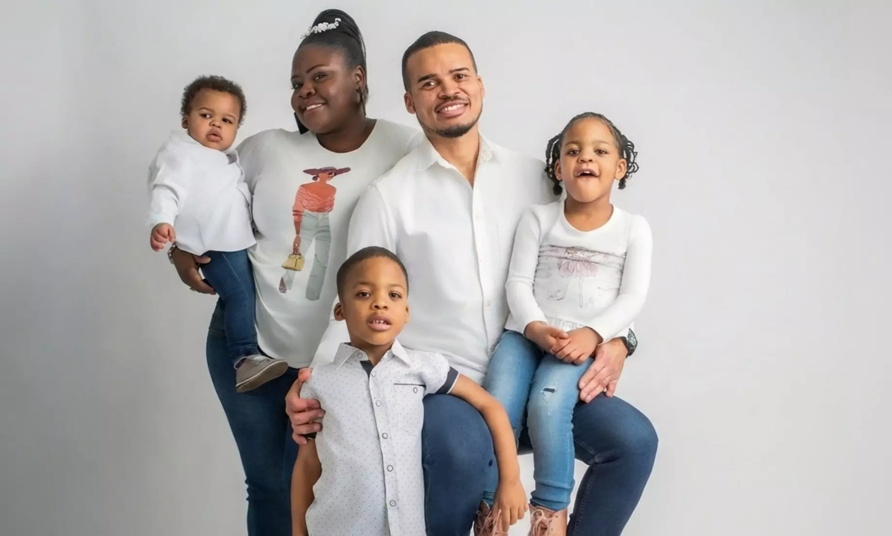 Professional In-Studio Family Photo Shoot with Digital Images