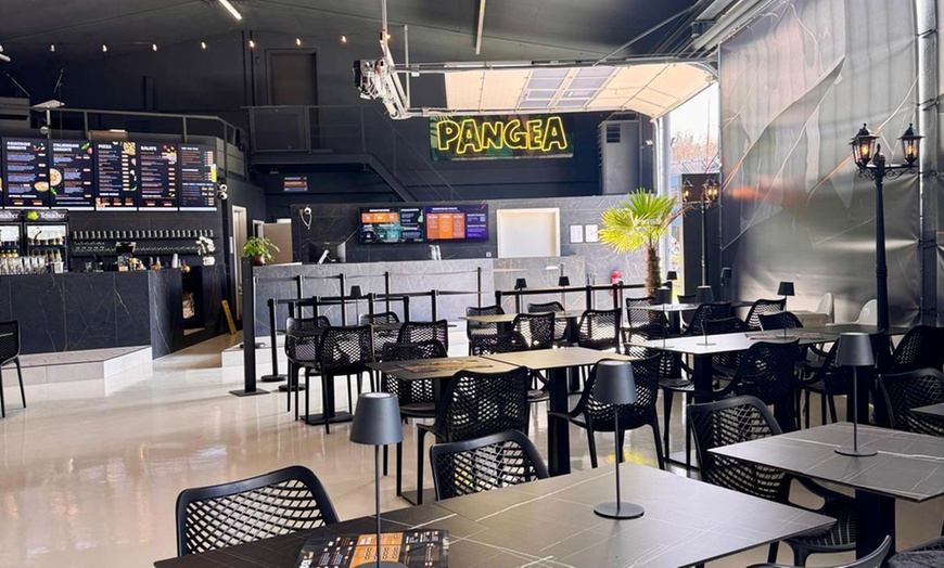 Image 7: Eintritt für 1-2 Erwachsene & 1-2 Kinder mit Slush-Eis & Pangea Becher