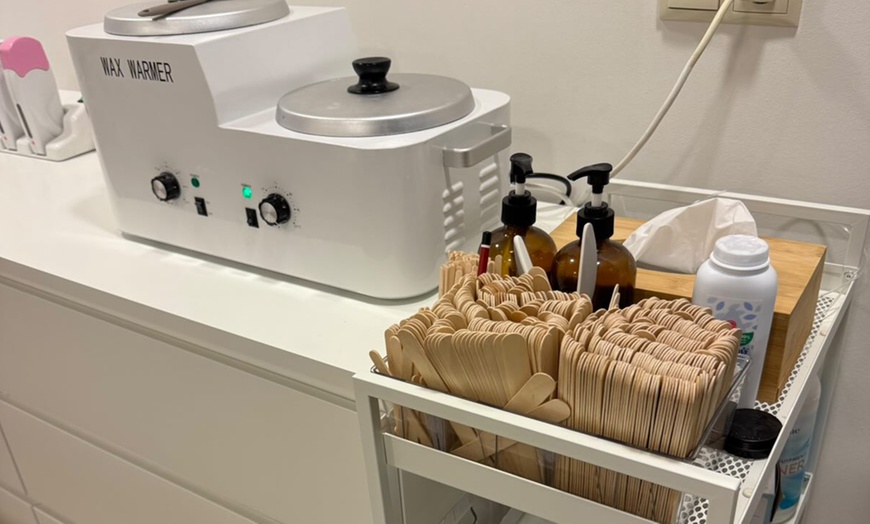 Image 3: Professioneel waxen met hard en soft wax voor een gladde huid