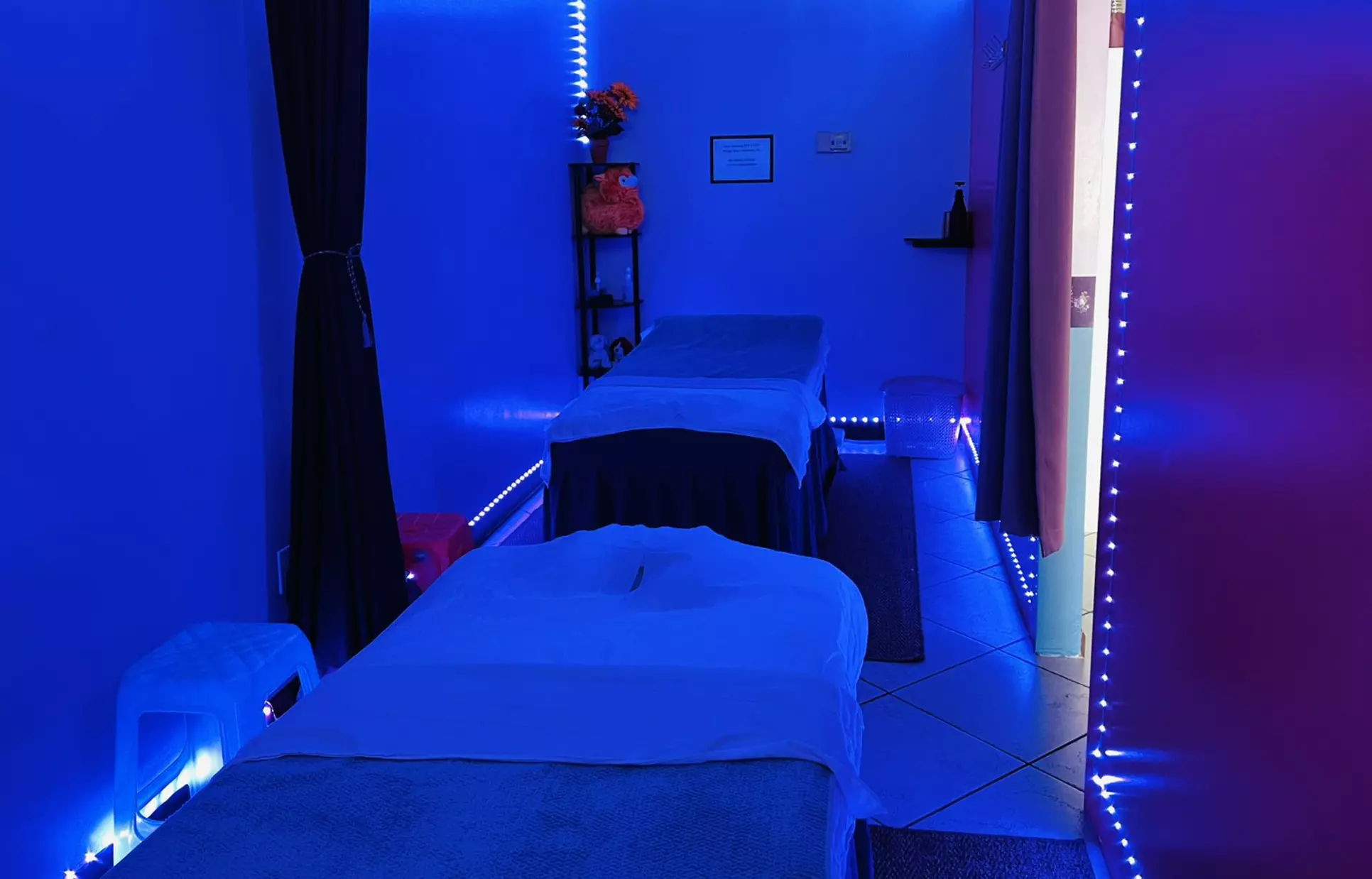 60- or 90-Minute Swedish or Deep Tissue Couples Massage at Best Relaxing Spa - Up to 65% Off - Second Medium
