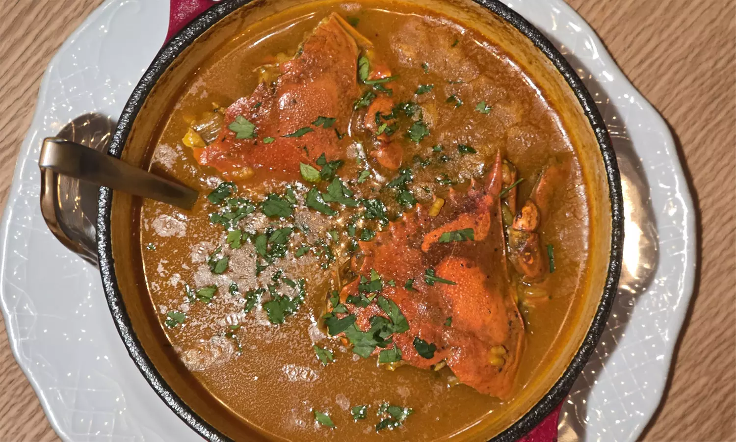 Menú para 2 o 4 personas con entrantes a compartir, principales y vino