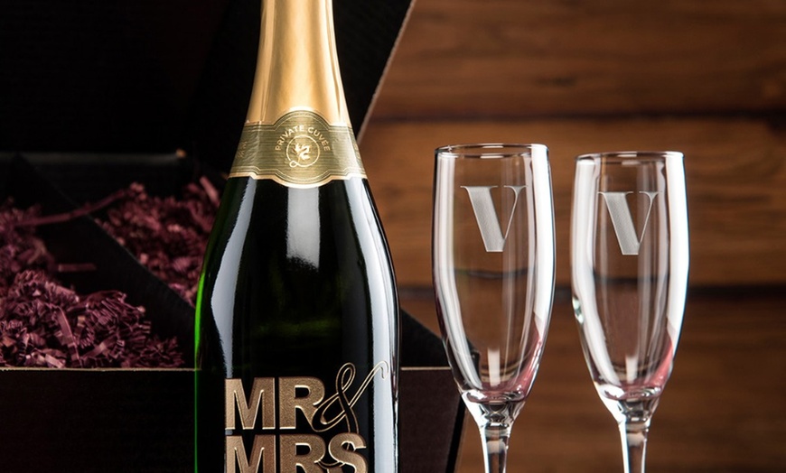 Image 4: Personalized Wedding Gifts & Favors - Custom Etched Wine