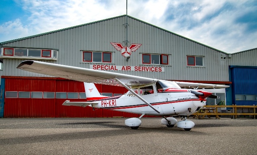 Image 3: Voel de adrenaline: zelf vliegen met een Cessna vliegtuig