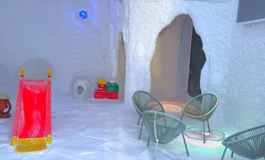 Image 4: Sesión de haloterapia en cueva de sal para 1 niño o 1, 2 o 4 adultos
