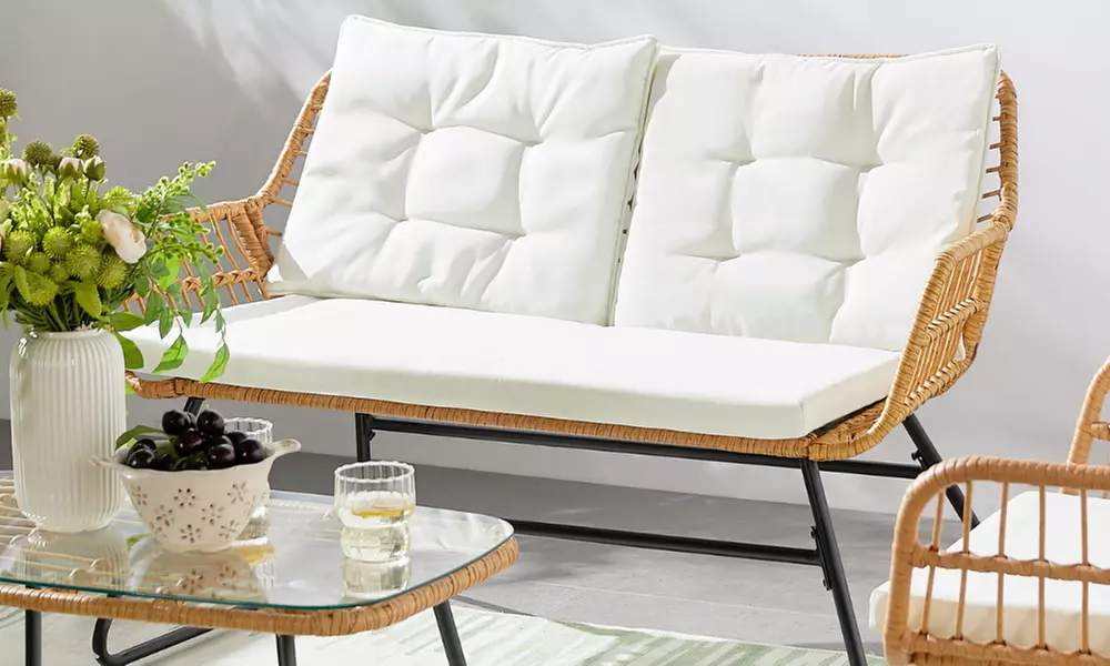 Salon de jardin Paita avec canapé, fauteuils et table basse par Kocoon