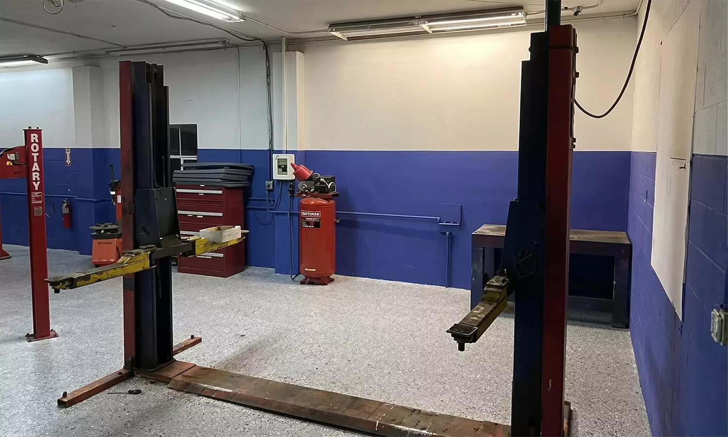 Keep Your Engine Running Smoothly with Professional Oil Changes