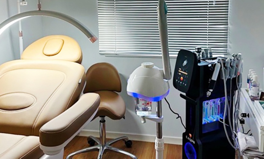 Image 5: 1, 2 of 4 Biopulse therapie gezichtsbehandelingen van 75 minuten