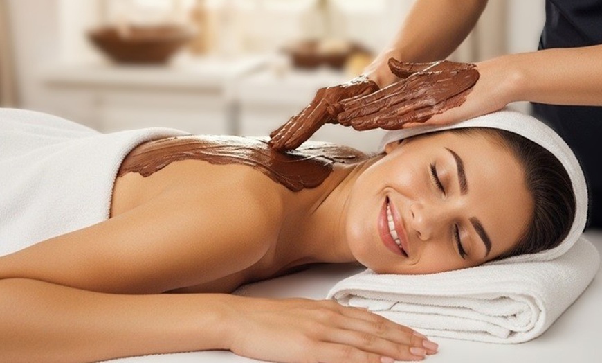 Image 1: Rosaterapia o chocolaterapia de 60 minutos con opción a reflexología 