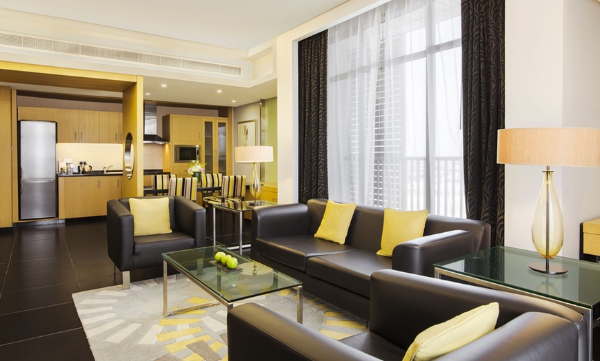 Image 2: Abu Dhabi: 1 Night Hotel Stay with Breakfast or Half Board