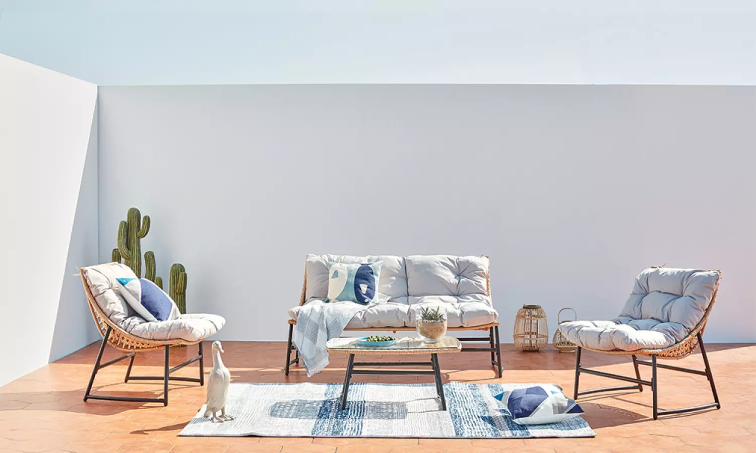 Salon de jardin "Gola" 4 places avec table basse de Kocoon, coloris au choix, livraison offerte - Primary Image