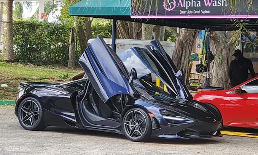Image 4: Transform Your Ride: Smart Deluxe Cleaning for Cars