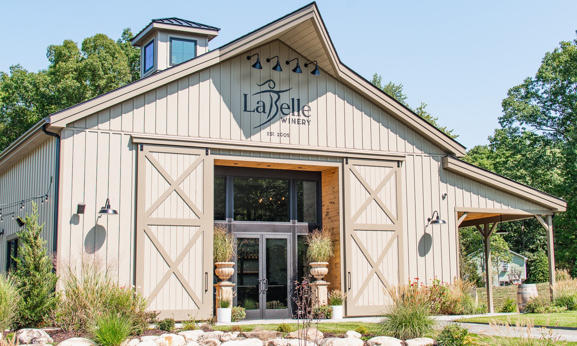 Wine Lover Tasting for 1, 2, or 4 (7 Tastes) + Discounted Wine Bottle 