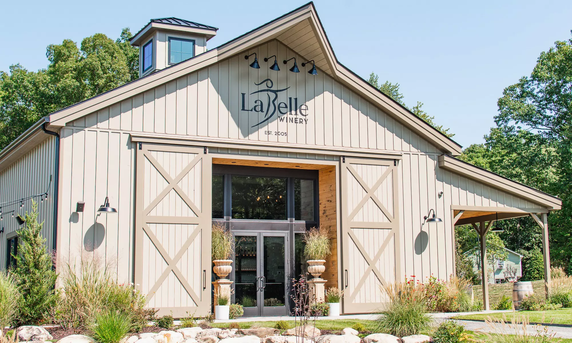 Wine Lover Tasting for One, Two, or Four (7 Tastes) plus 10% Discount on Wine Bottle Purchase (Up to 45% Off) - Primary Image