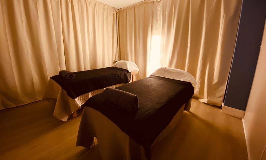 Image 3: Masaje relajante o descontracturante en pareja de 30, 45 o 60 minutos