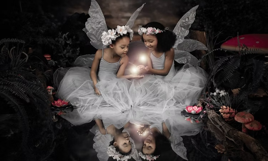 Image 2: Enchanted Forest Photoshoot for Children Aged 3 to 10 with Prints