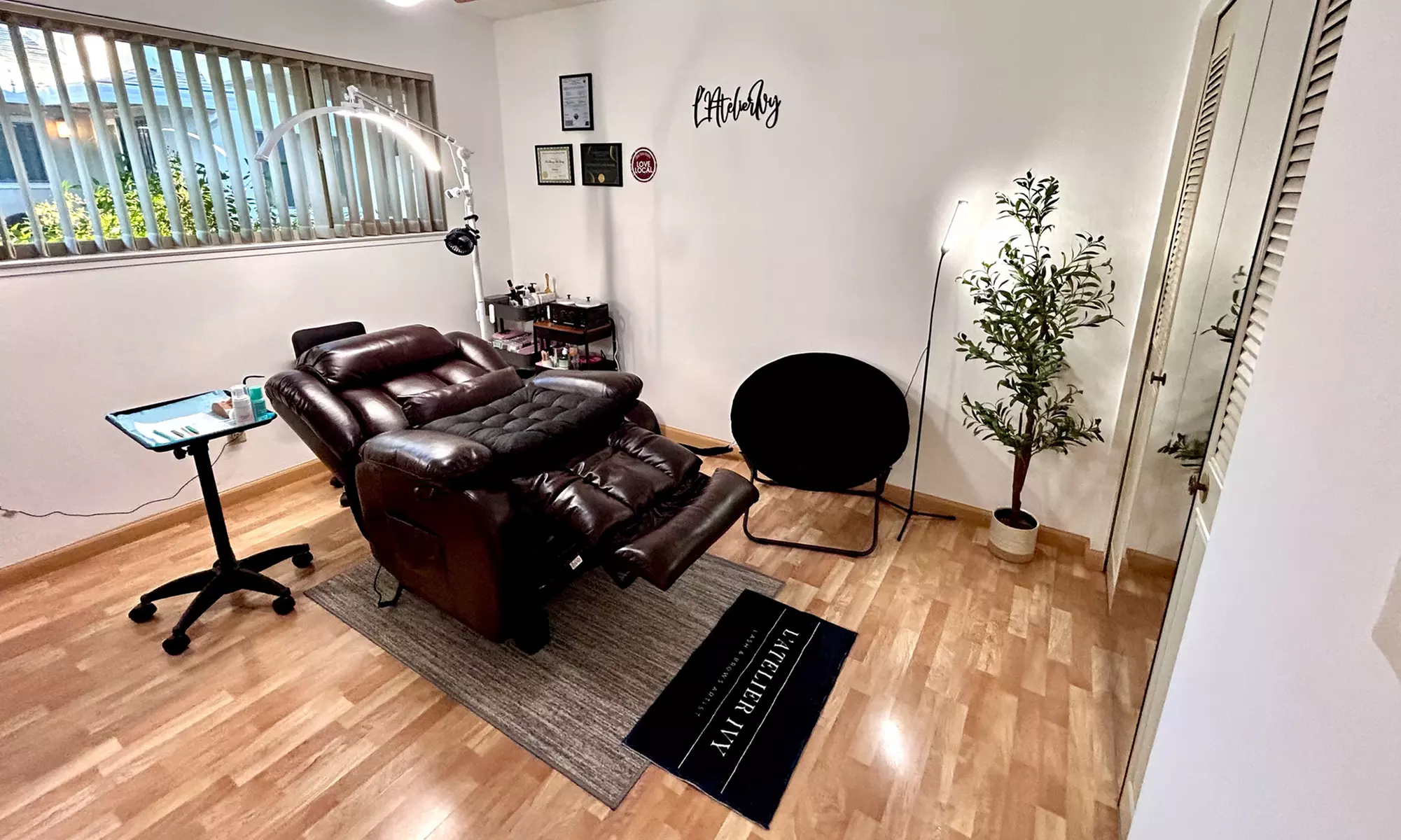 Get Classic or Volume (3D/6D) Lash Extensions w/ Optional 2 Week Fill