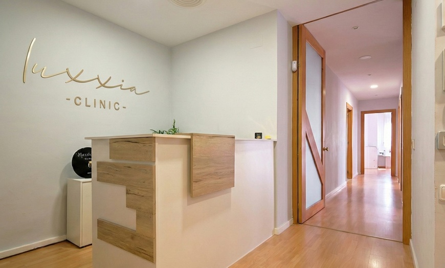 Image 5: Tratamiento reafirmante inyectado, mesoterapia y ADN 