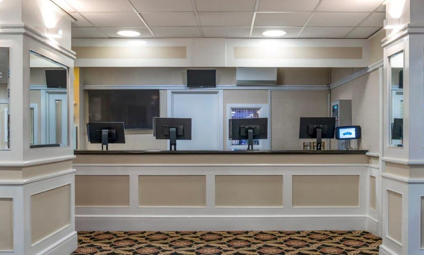 Image 10: Kent: Standard Double or Twin Room with Breakfast and Leisure Access