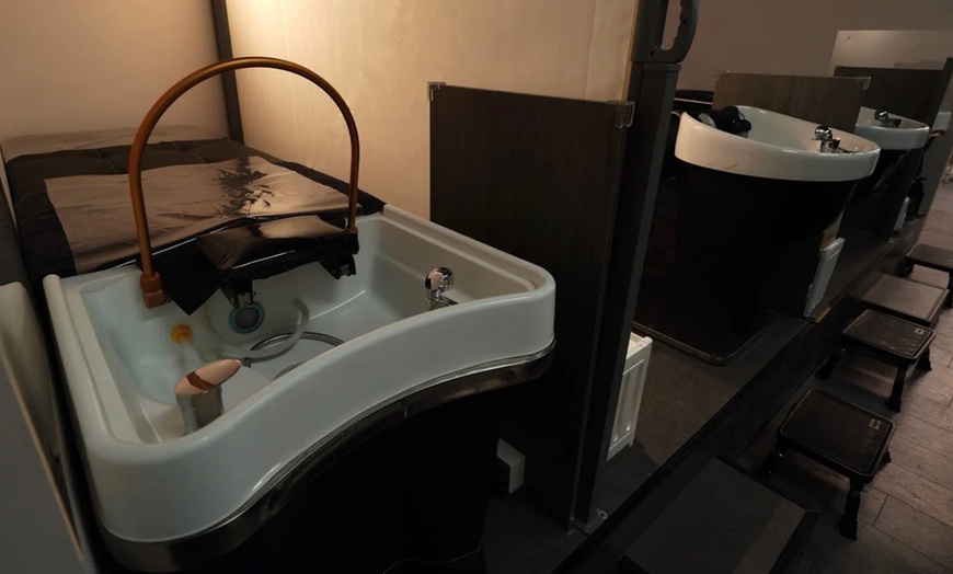 Image 4: Feel Refreshed with One or Three 60-Minute Aqua-Peel Facial Treatments