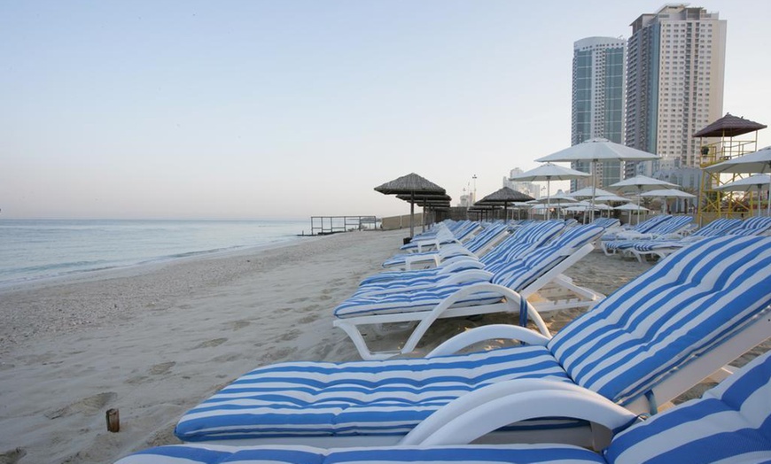 Image 2: Ajman: Up to 2-Night 4* Stay with Breakfast