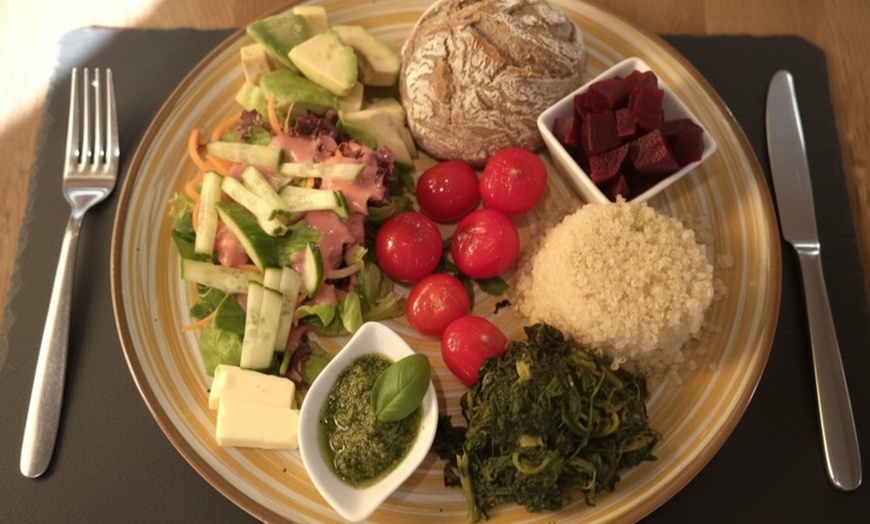 Image 2: Starte köstlich in den Tag: Frühstück nach Wahl für 1, 2 oder 4 Pers.