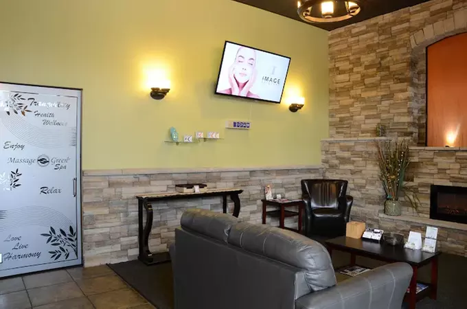 Unwind Together with Couples Massage and Sauna at RE Spa