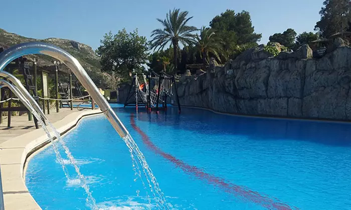 ¡Diversión a remojo! Entrada a Aquópolis Cullera para júnior o adulto