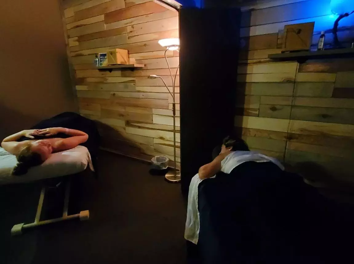 Relax with a 60-or 90-Minute Couples Massage w/ Hot Stones and Sauna