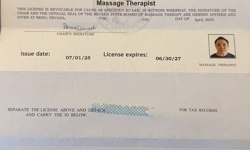 Image 3: 60- or 90-Min Thai Massage with Oil, Hot Stones, Scrub, or More