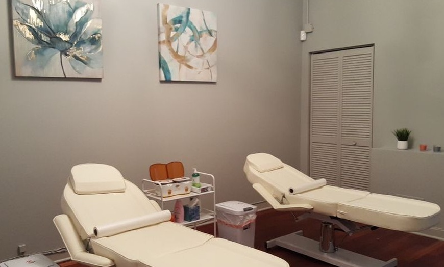Image 2: Experience Smooth Skin with Brazilian and Chest Waxing Options