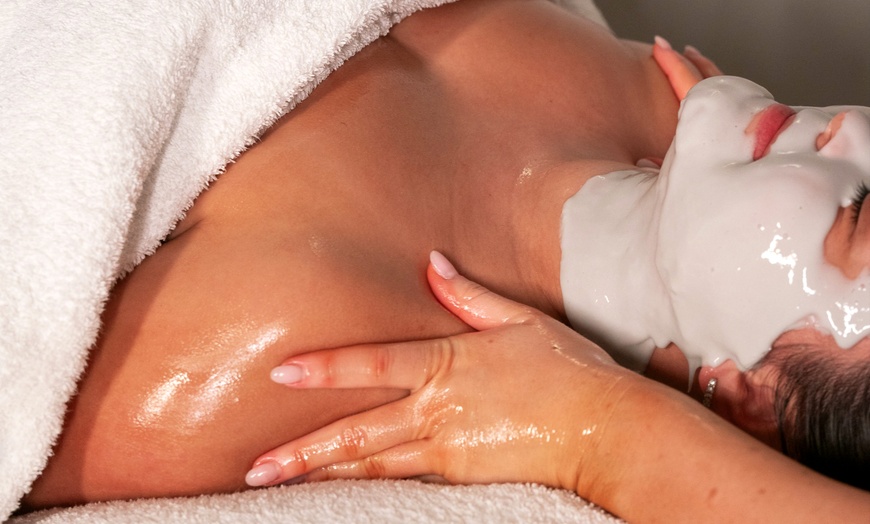 Image 2: Unwind with a One 60-, or 90-Minute Relaxation Massage Sessions