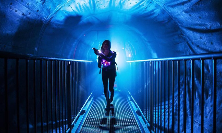 Image 3: 2 oder 4 Spiele für 2 - 4 Personen in der Spaceship-Lasertag-Arena