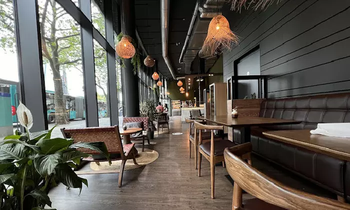 Genussvoll in den Tag starten: Frühstück inkl. Heißgetränk nach Wahl für 1 oder 2 Personen (bis zu 35% sparen) - Second Medium