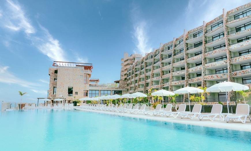 Image 2: Talasoterapia para 2: relax con circuito y masaje de 25 o 50 minutos